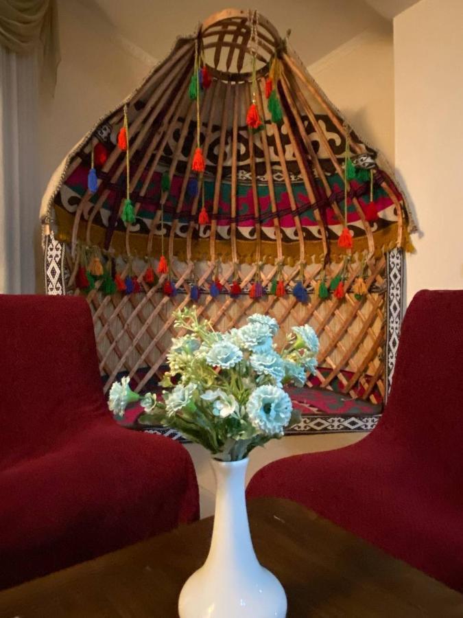 King House Hotel Bisjkek Eksteriør bilde
