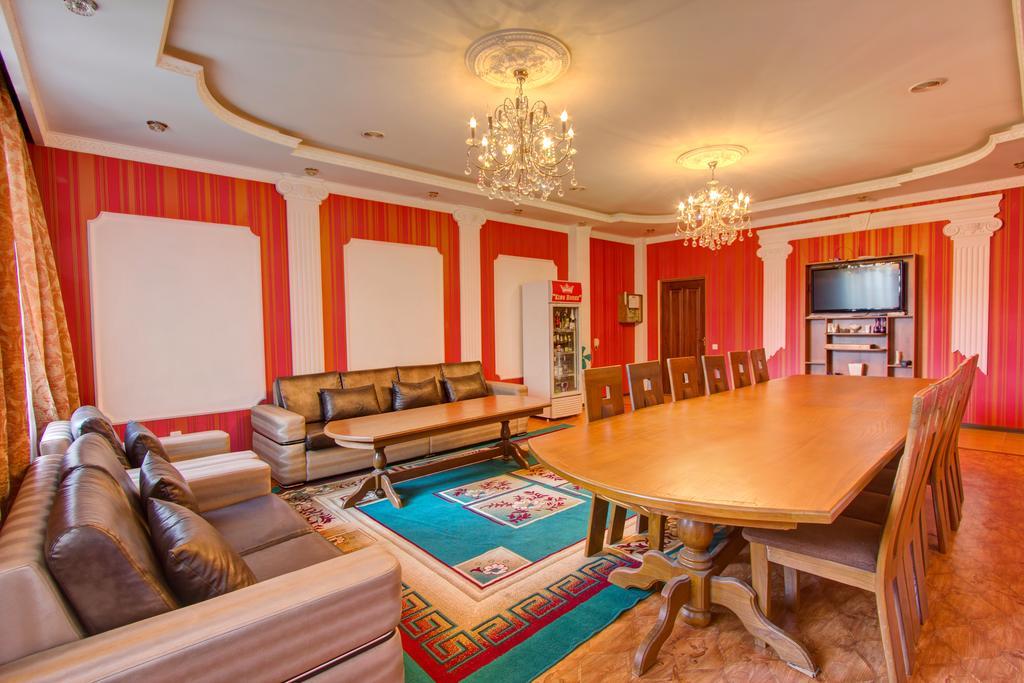King House Hotel Bisjkek Eksteriør bilde