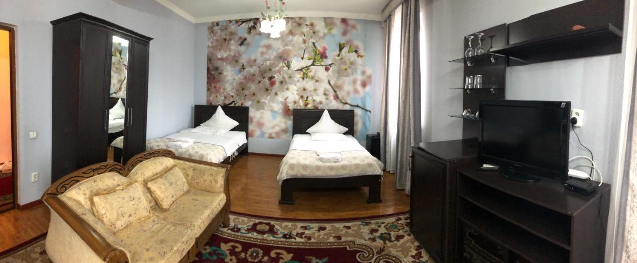 King House Hotel Bisjkek Eksteriør bilde
