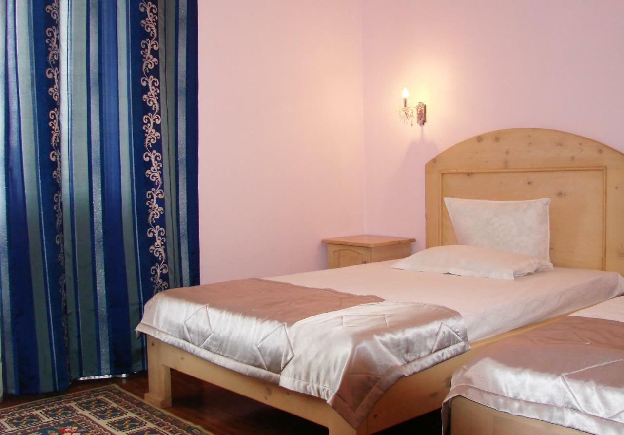 King House Hotel Bisjkek Eksteriør bilde